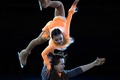 ソチ冬季五輪、フィギュアスケート・エキシビションの演技に臨むリナ・フョードロワ（Lina Fedorova）/マキシム・ミロシキン（Maxim Miroshkin）組（2014年2月22日撮影）。(c)AFP/JOHN MACDOUGALL