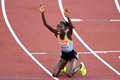 第18回世界陸上オレゴン大会、女子3000メートル障害決勝。金メダル獲得を喜ぶカザフスタンのノラ・ジェルト（2022年7月20日撮影）。(c)Hannah Peters/Getty Images for World Athletics/AFP