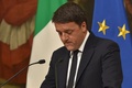 イタリア・ローマの首相官邸で、国民投票後の記者会見で辞意を表明したマッテオ・レンツィ首相（2016年12月4日撮影）。(c)AFP/Andreas SOLARO