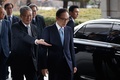 ソウル中央地裁に出頭した韓国の李明博元大統領（2018年3月14日撮影）。(c)AFP PHOTO / POOL / KIM HONG-JI