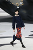 フランス・パリ市内で発表された「シャネル（CHANEL）」13/14年秋冬コレクション（2013年3月5日撮影）。(c)AFP/PATRICK KOVARIK