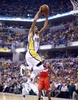 13-14NBAプレーオフ・イースタンカンファレンス準決勝（7回戦制）、インディアナ・ペイサーズ（Indiana Pacers）対ワシントン・ウィザーズ（Washington Wizards）第2戦。シュートを狙うインディアナ・ペイサーズのジョージ・ヒル（George Hill、2014年5月7日撮影）。(c)AFP/Getty Images/Andy Lyons