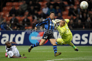 王者インテル、トッテナムに競り勝つ サネッティが最年長得点