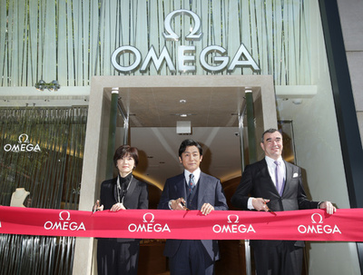 「オメガブティック心斎橋」リニューアル、片岡愛之助がテープカット