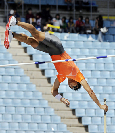 澤野 棒高跳び制す、国際GP陸上
