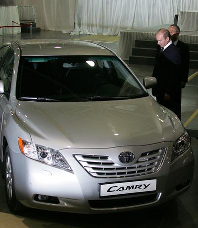 トヨタ、ロシアの新工場で現地生産を開始、プーチン大統領も視察に