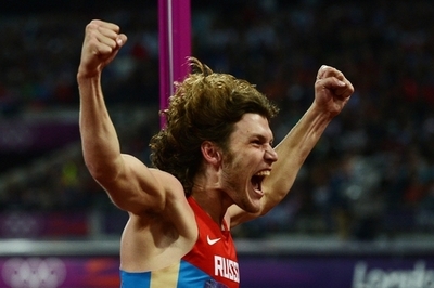 ウホフが男子走り高跳びで金メダルを獲得