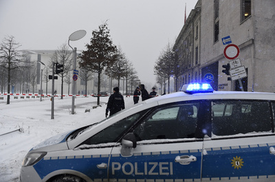 13歳少女、移民による「レイプ」被害は事実無根 独当局