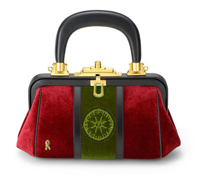 「ロベルタ ディ カメリーノ」カスタムバッグ、SNSでシェアも