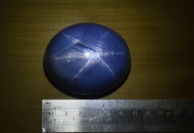 世界最大のブルーサファイア、売却希望価格は352億円