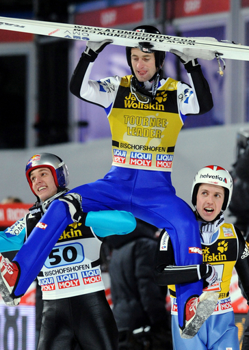 ロイツル ジャンプ週間初の総合優勝、ジャンプW杯