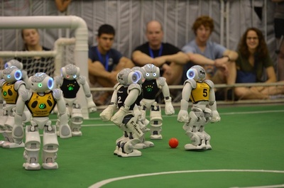 シュート！中国でロボットのW杯、米国のチームが優勝