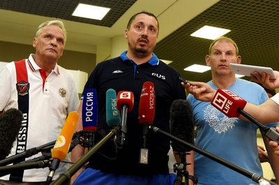 「EUROへ戻りたい」、国外退去の露サポーターが堂々宣言