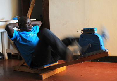 アフリカに光を灯すペダル発電、ルワンダで活躍中