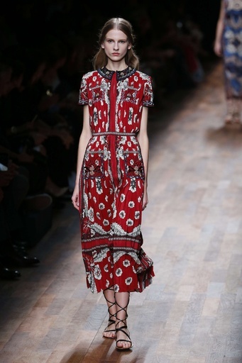 18世紀の貴族によるグランドツアーがコンセプト、「ヴァレンティノ」15年春夏