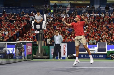 フェデラーが中国でエキシビションイベント、上海マスターズ開幕控え