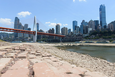 中国・重慶で最高気温44.6度 農作物の収穫、山火事で対策