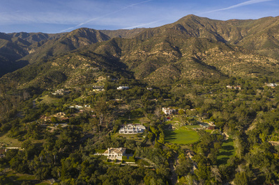 ヘンリー英王子夫妻在住の町、大雨で避難指示 米加州