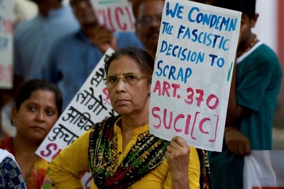 カシミールを「テロ」から解放 インド首相が演説