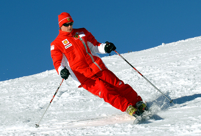 ＜F1＞ライコネン フェラーリ主催のスキー・イベントに参加 - イタリア