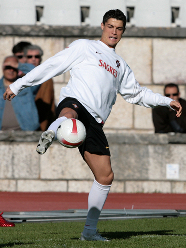 ＜サッカー 欧州選手権2008・予選＞ポルトガル代表 ベルギー戦に向け最終調整 - ポルトガル