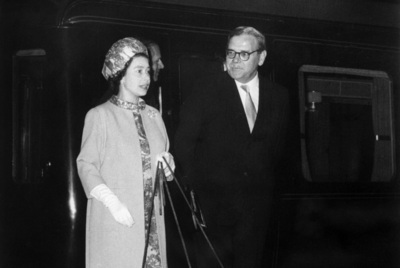 エリザベス英女王が飼育の愛犬コーギー、最後の1頭が死ぬ