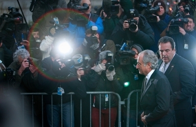 米巨額詐欺事件、マドフ元会長 起訴事実を認める