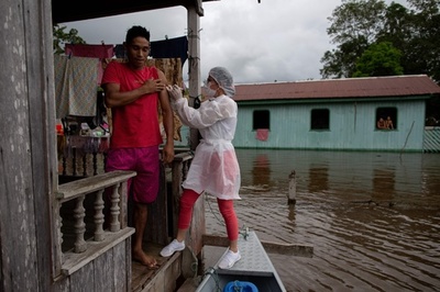 アマゾン川上流部が氾濫、ワクチン接種は滞らない ブラジル