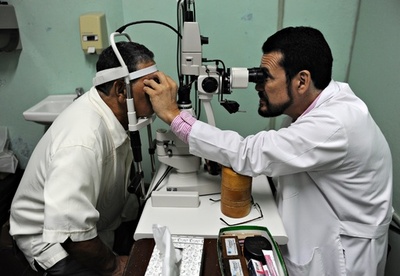 糖尿病性網膜症の診断にAI機器　米当局が承認