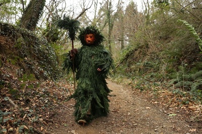 仮装して悪霊払い、新年迎える祭り スペイン