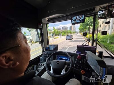 信号の残り時間まで自ら計算…韓国で最先端の自動運転大型バス「マリョンeバス」が全貌を現した