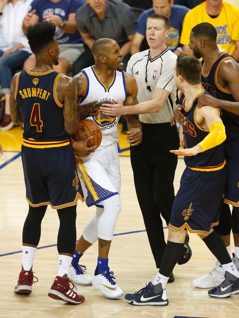 NBAファイナル開幕―リザーブ奮起のウォリーズがキャブスに先勝