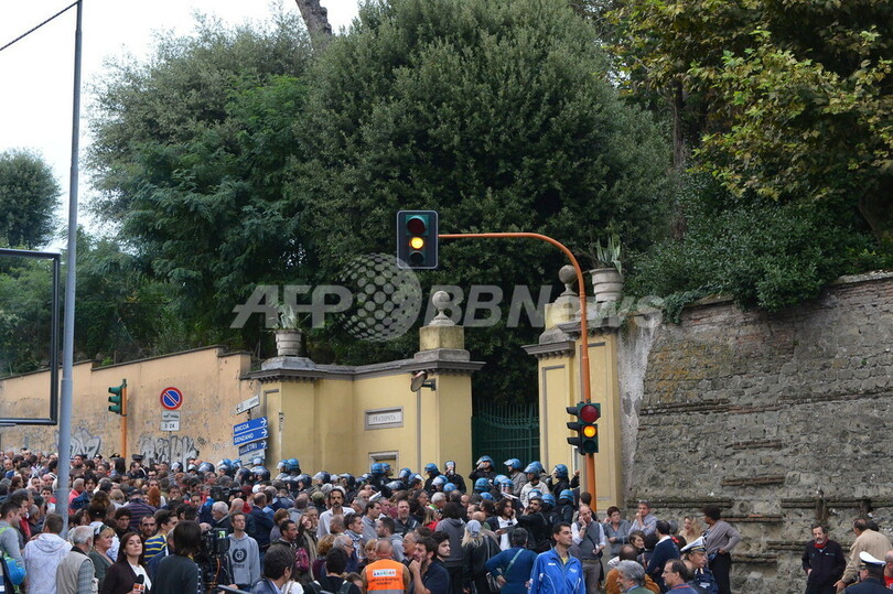 ナチス戦犯の埋葬先見つからず、葬儀で衝突も イタリア