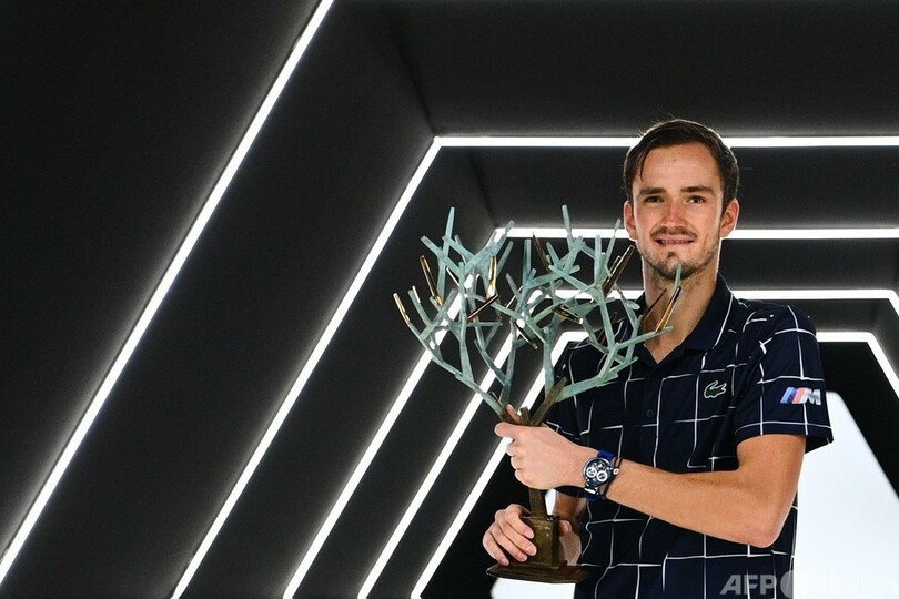 好調メドベージェフがパリ・マスターズ初V、ズベレフに逆転勝ち