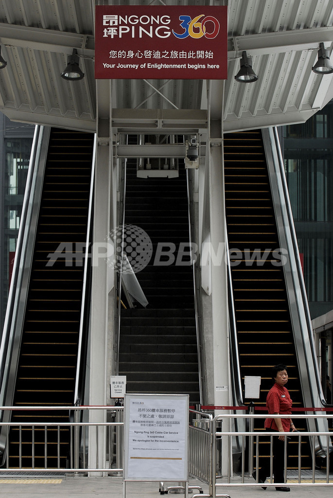 香港名所のロープウエー、点検中にゴンドラ落下