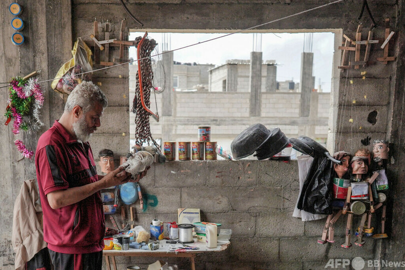 【今日の1枚】仮設工房で人形制作、避難キャンプで上演を パレスチナ自治区