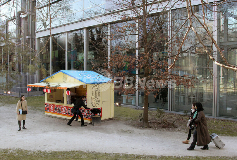 北野武が仏芸術文化勲章を受章、カルティエ現代美術財団で展覧会