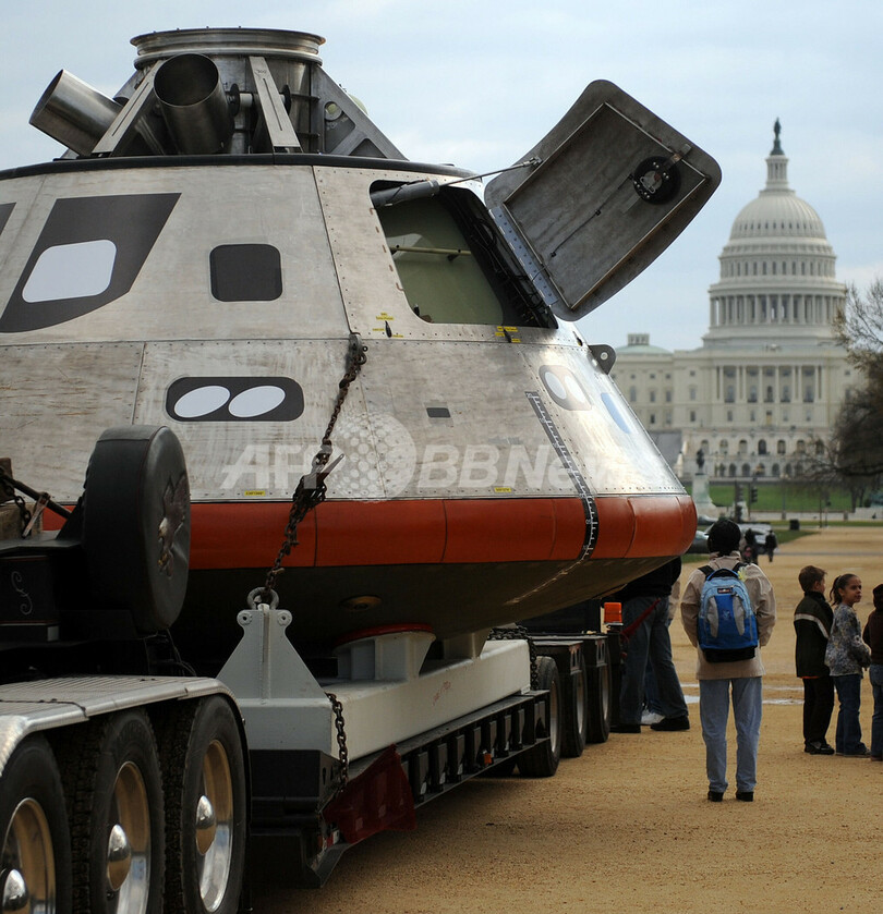 新型有人宇宙船「オリオン」の実物大模型、米ワシントンで公開