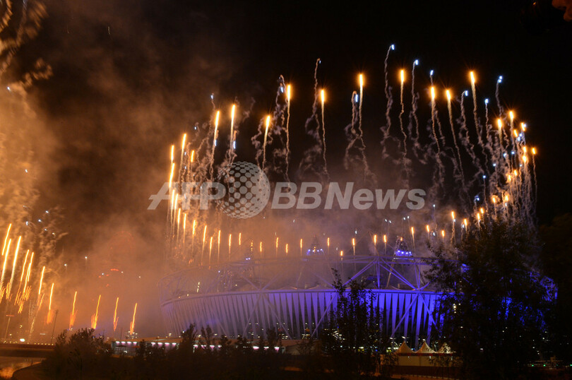大きな鐘の音で幕開け、ボンドやMr.ビーンも登場 ロンドン五輪が開幕