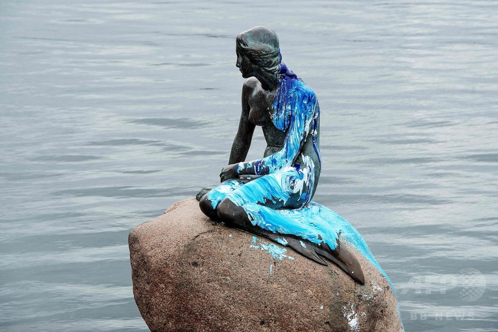 人魚姫の像がまた被害 青と白の塗料かけられる デンマーク 写真6枚 国際ニュース Afpbb News