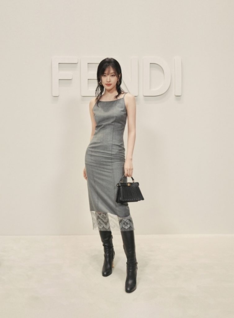 IVEユジン、「FENDI」アンバサダーとしてファッションショーに参加