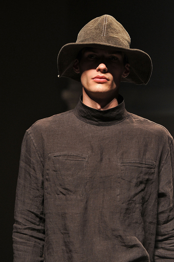 11年春夏ミラノ・メンズコレクション＞ジャンフランコ・フェレ、新作を