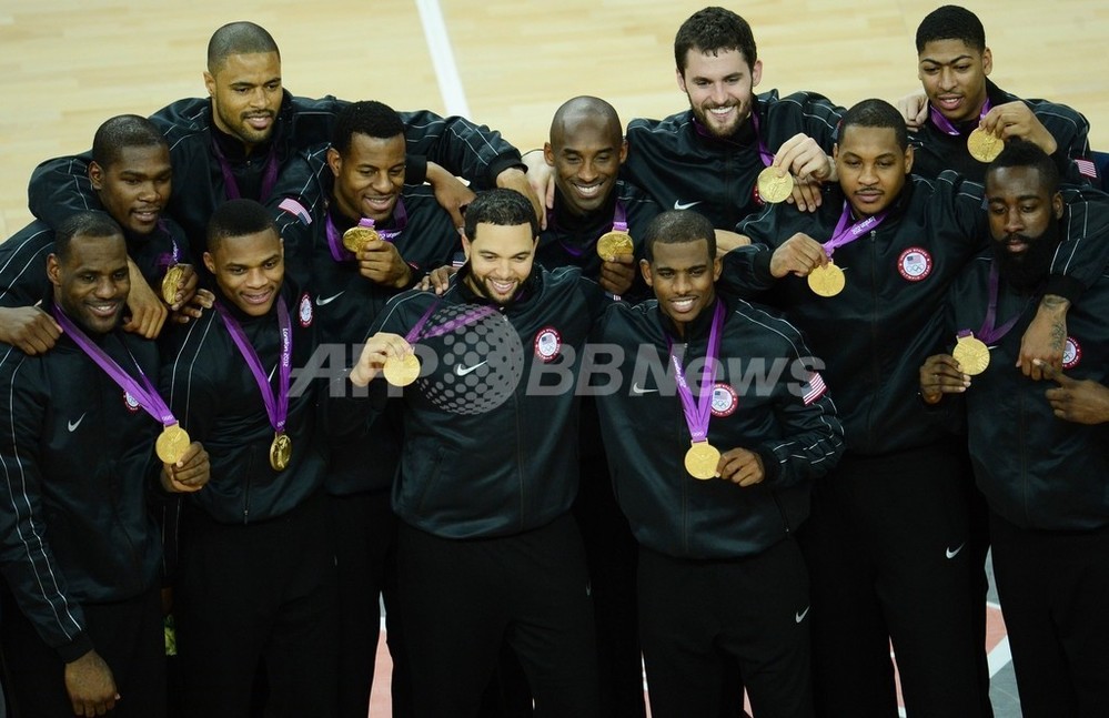 男子バスケ米国代表ドリームチーム、スペイン破り2大会連続金メダル