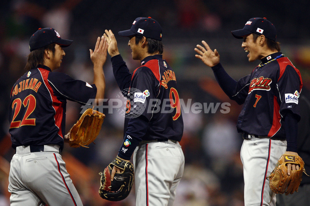 日本 韓国を下し1組1位で準決勝へ、第2回WBC 写真35枚 国際ニュース