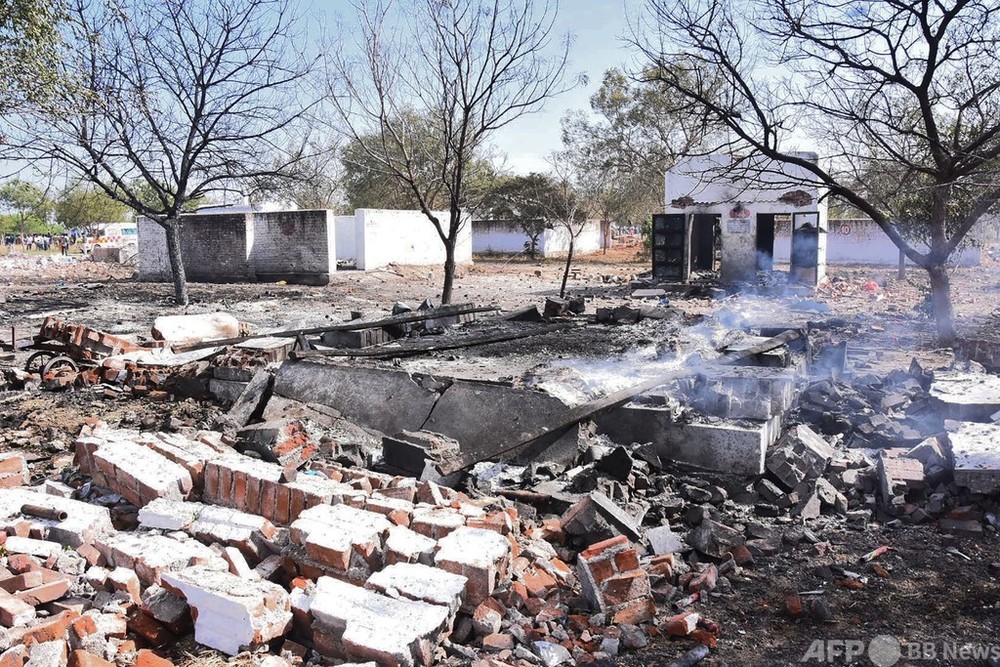 爆竹工場で爆発、19人死亡 インド