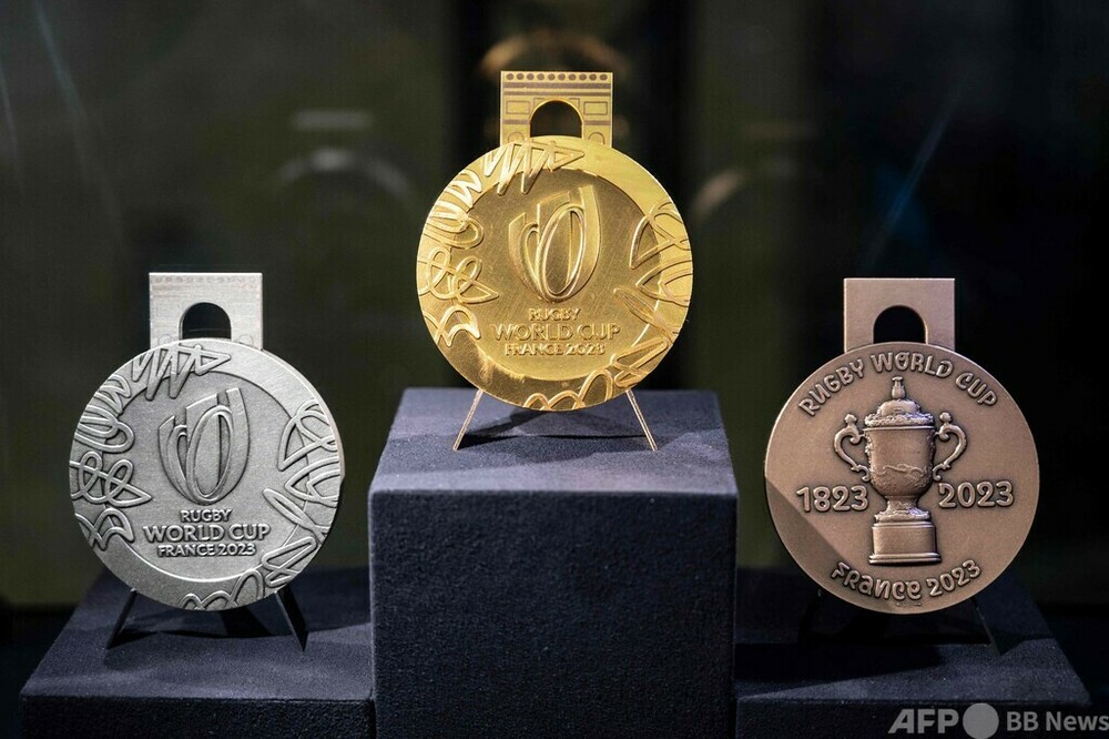 ラグビーW杯のメダル公開 開幕まであと100日 写真5枚 国際ニュース