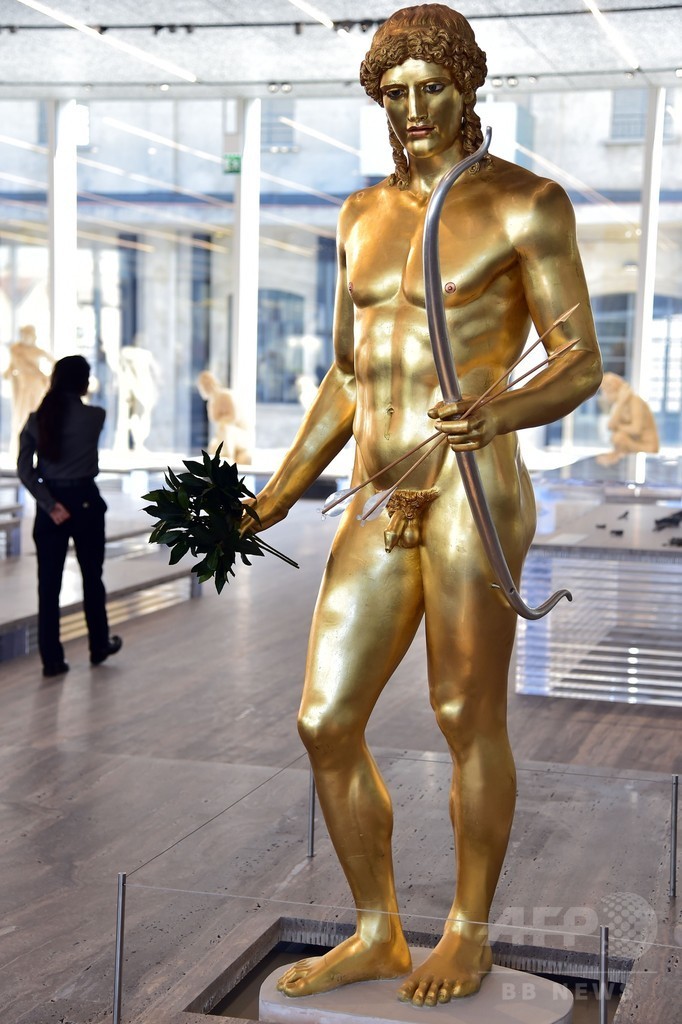 ミラノにプラダ財団の新施設、ウェス・アンダーソンによるカフェも