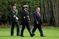 ニュージーランドを訪問し、歓迎式典に臨む中国の李強首相。首都ウェリントンで（2024年6月13日撮影）。(c)Hagen Hopkins / POOL / AFP