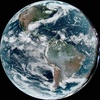 米航空宇宙局（NOAA）の人工衛星が捉えた、ブラジル、ボリビア、パラグアイ、アルゼンチン、ウルグアイにまたがるアマゾン熱帯雨林の森林火災に伴う煙（2024年9月9日公開）。(c)Handout / NOAA/GOES / AFP 