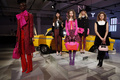 米・ニューヨークで発表されたケイト・スペード ニューヨーク（Kate Spade New York）13/14年秋冬コレクション（2013年2月8日撮影）。(c)AFP/Getty Images/Allison Joyce